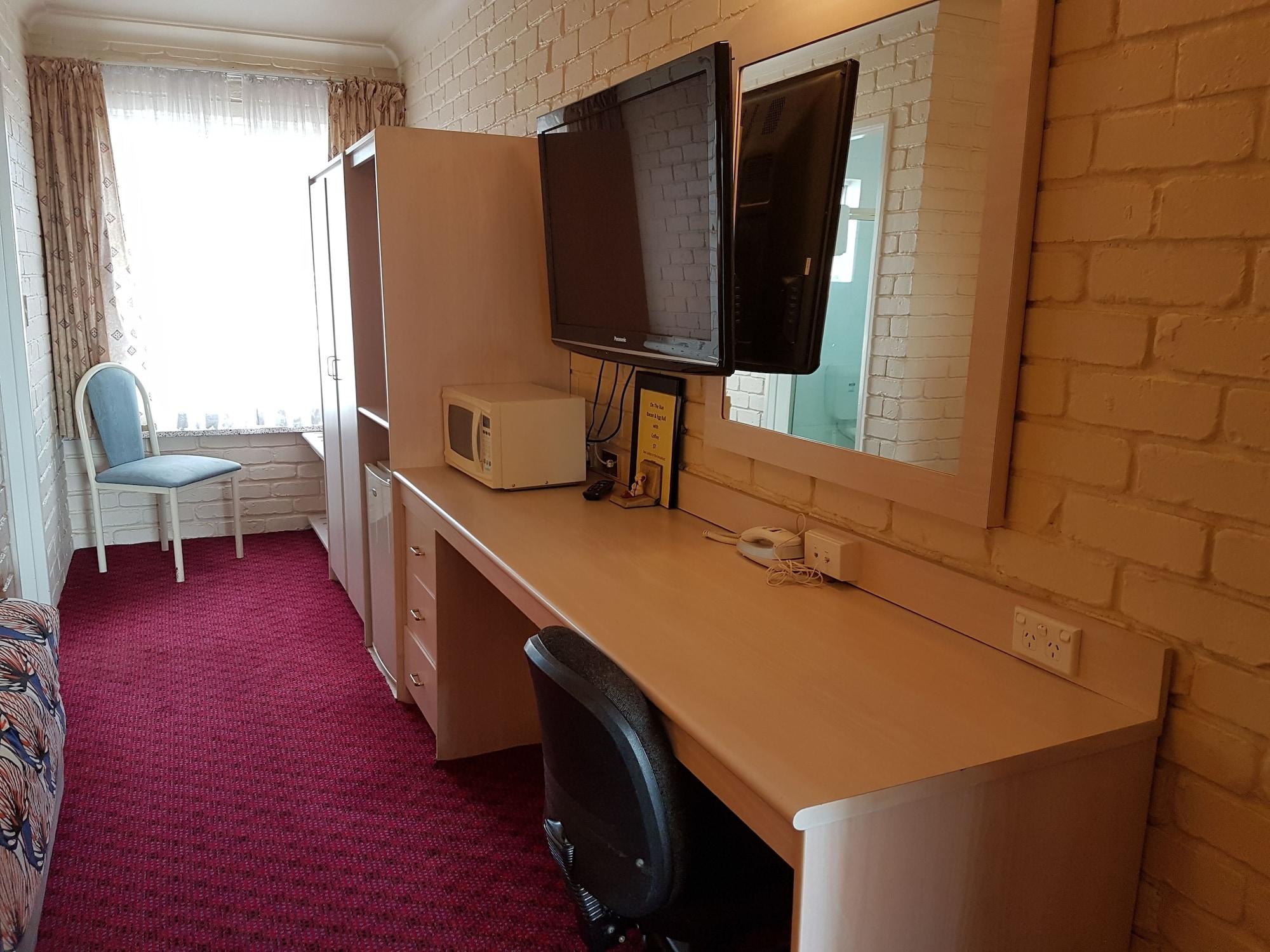 Golden Age Motor Inn Квінбіян Екстер'єр фото