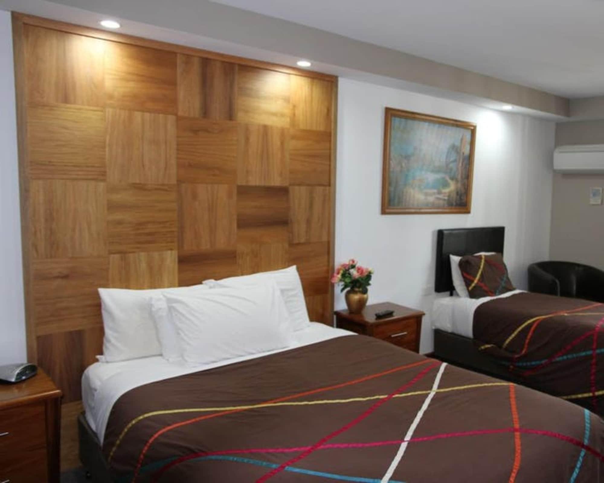 Golden Age Motor Inn Квінбіян Екстер'єр фото