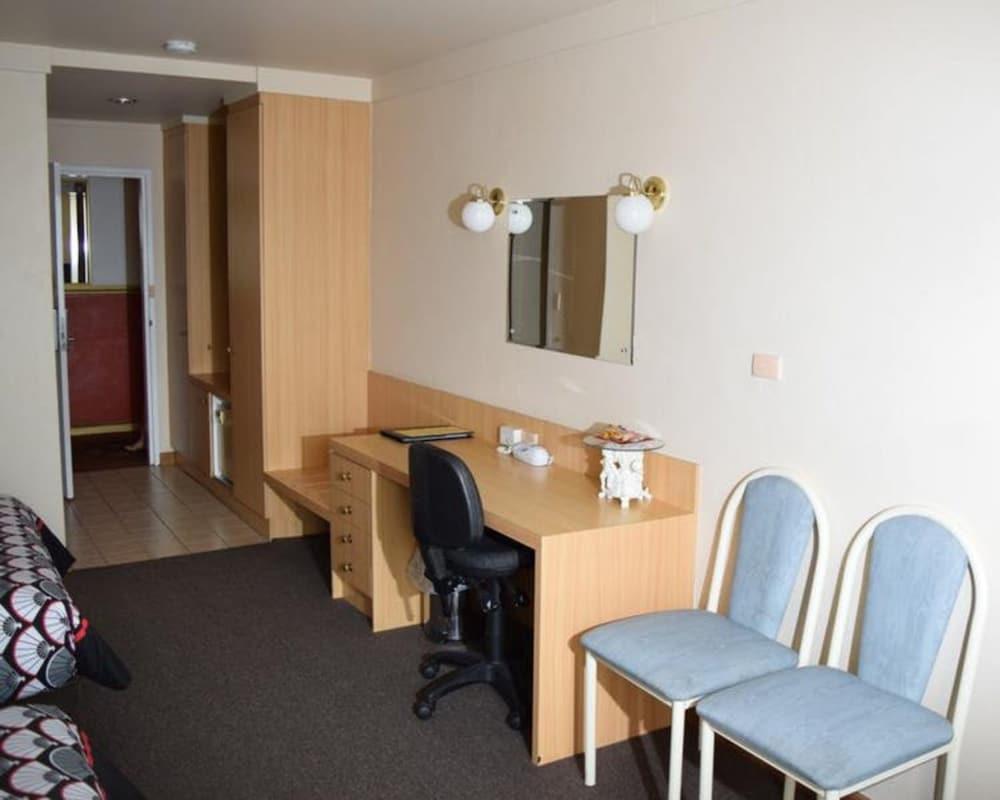 Golden Age Motor Inn Квінбіян Екстер'єр фото